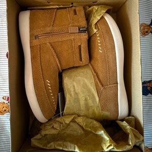Ugg -camper boots size 12 (little boys)